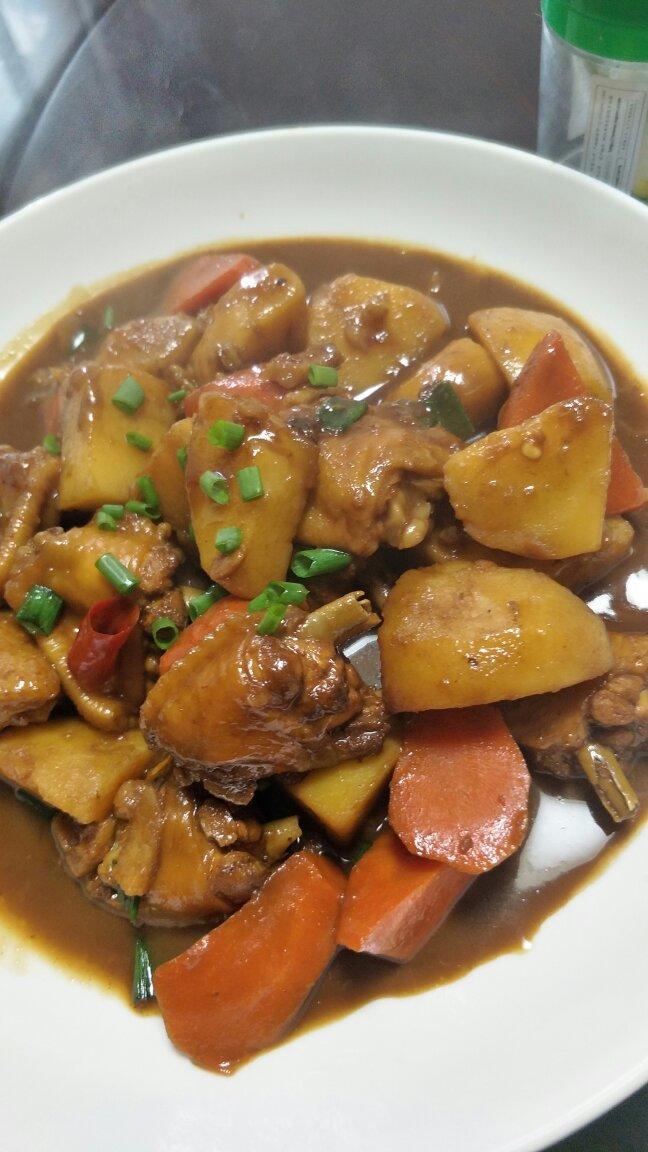 胡萝卜土豆烧鸡翅
