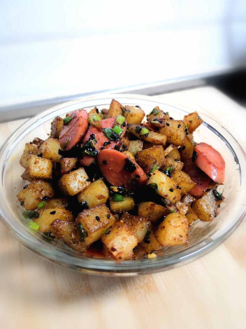 香辣过瘾的孜然土豆火腿，比路边摊还好吃