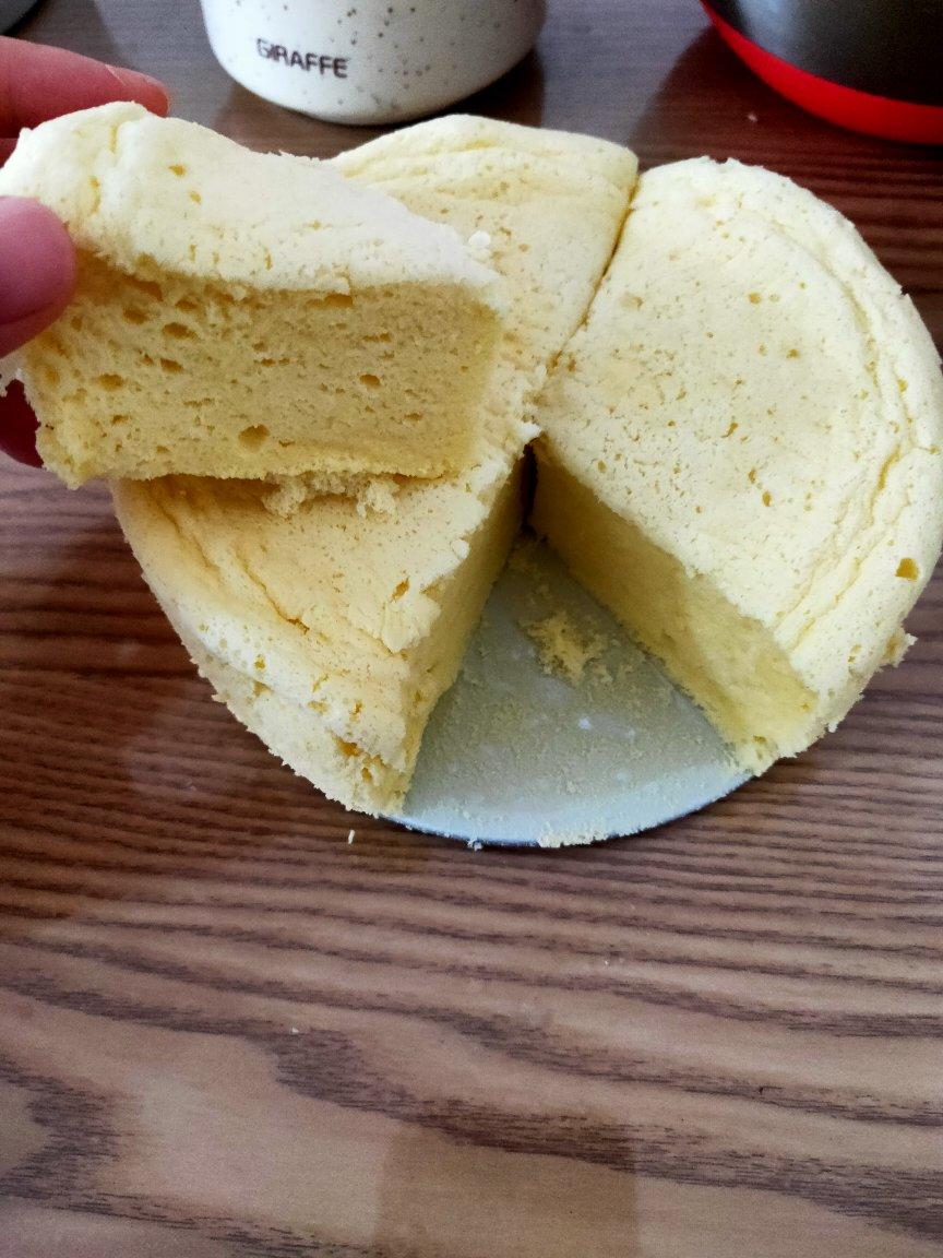 好吃不上火的【绵密型】酸奶蒸蛋糕～完胜电饭锅版