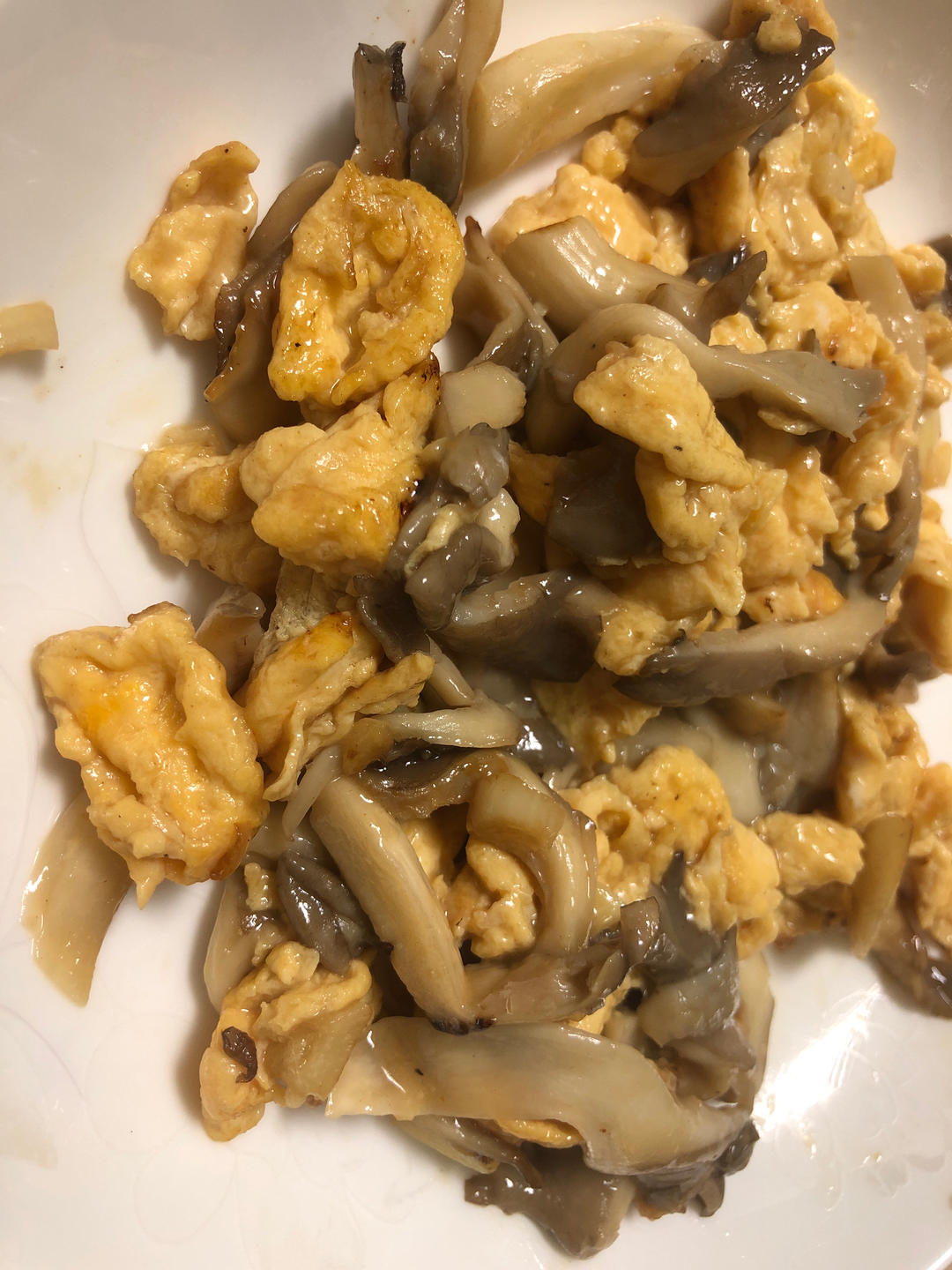 蘑菇炒鸡蛋	平菇这样炒，鲜美无比巨好吃