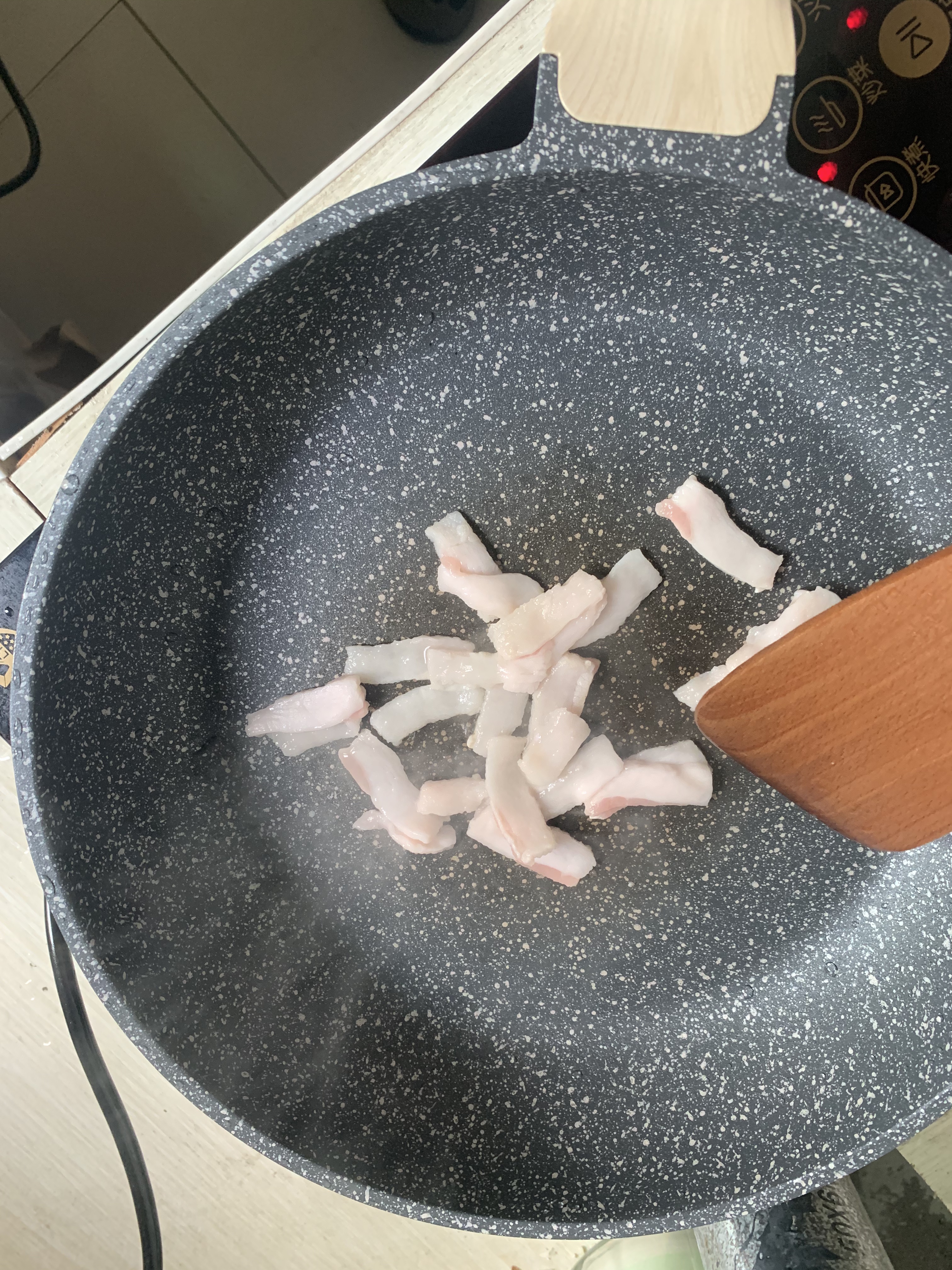 家常胡萝卜炒肉的做法 步骤5