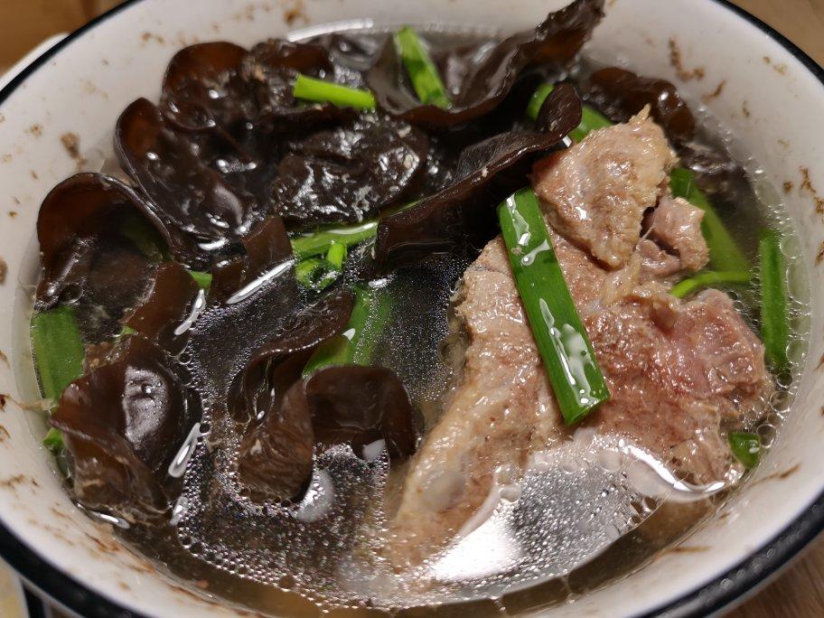 枸杞脊骨淮山药木耳汤