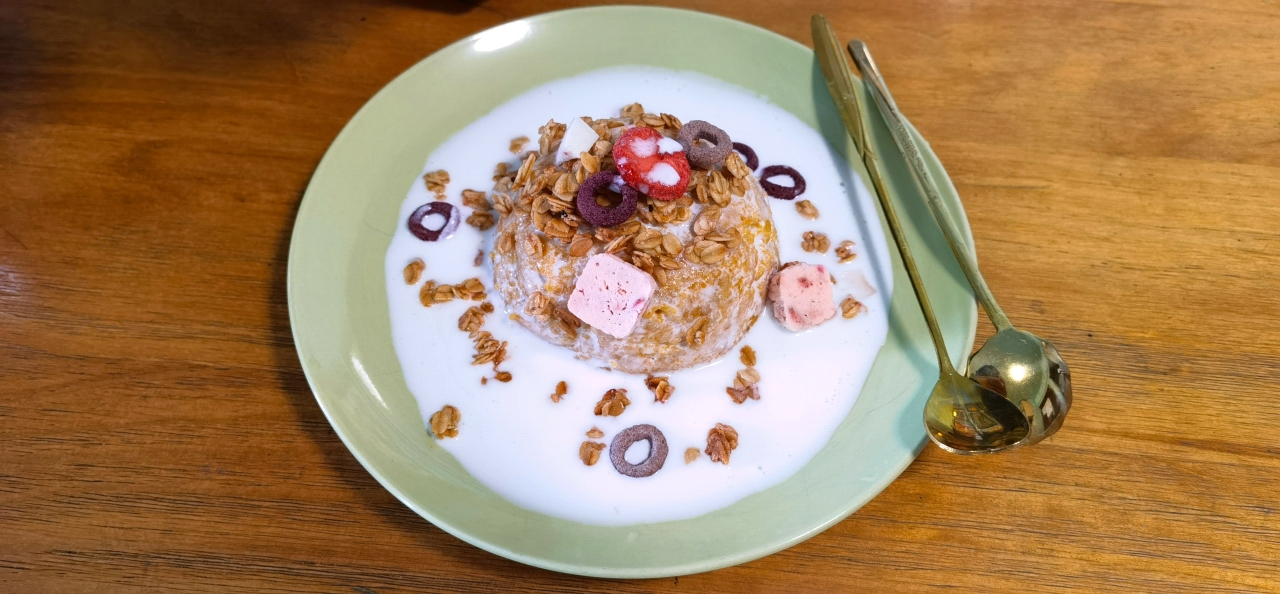 减肥减脂早餐—紫薯酸奶燕麦片＋手机拍照