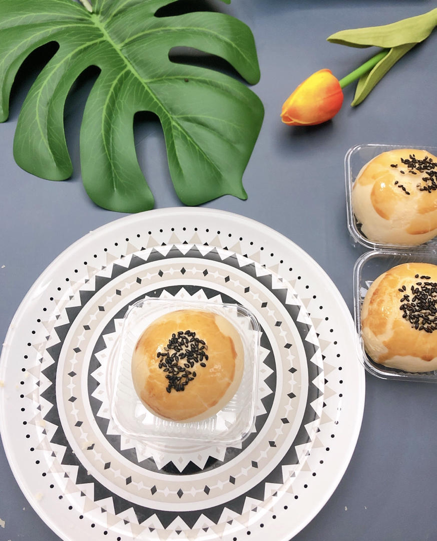 不裂不爆不混酥，层层分明的经典豆沙蛋黄酥