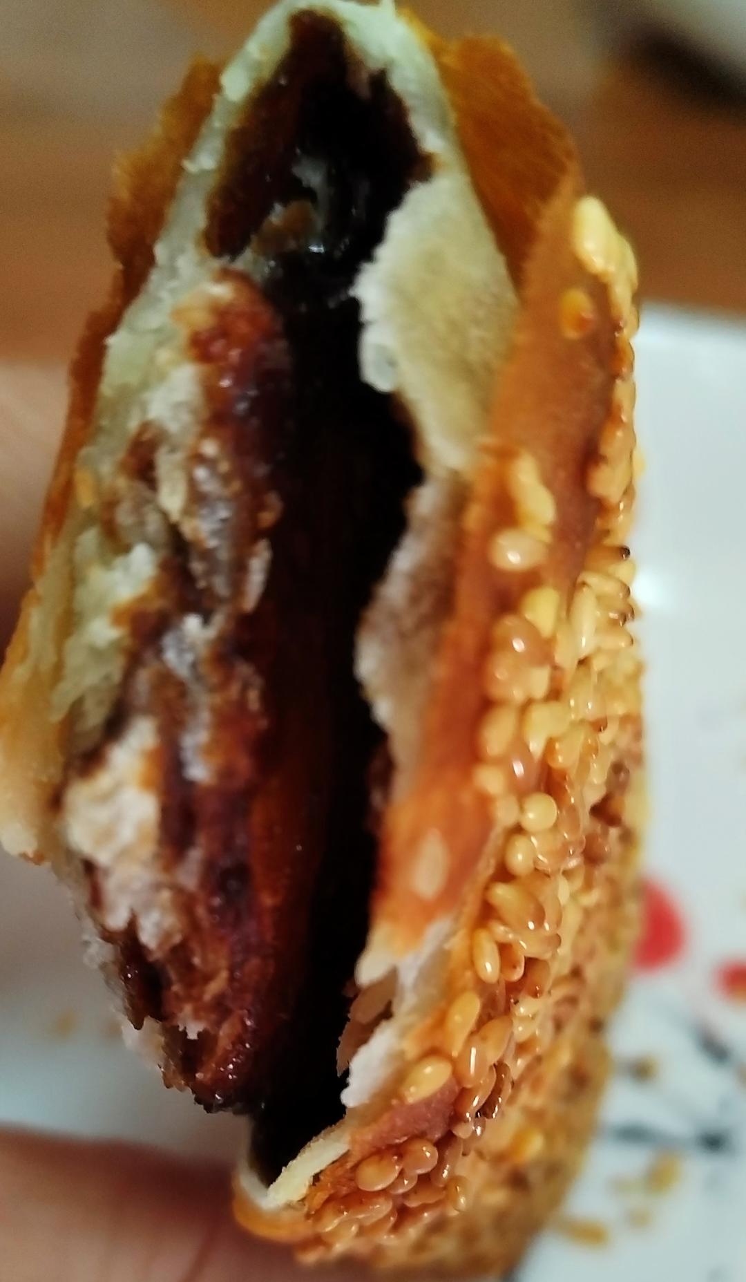 街边印象小吃掉渣红糖酥饼