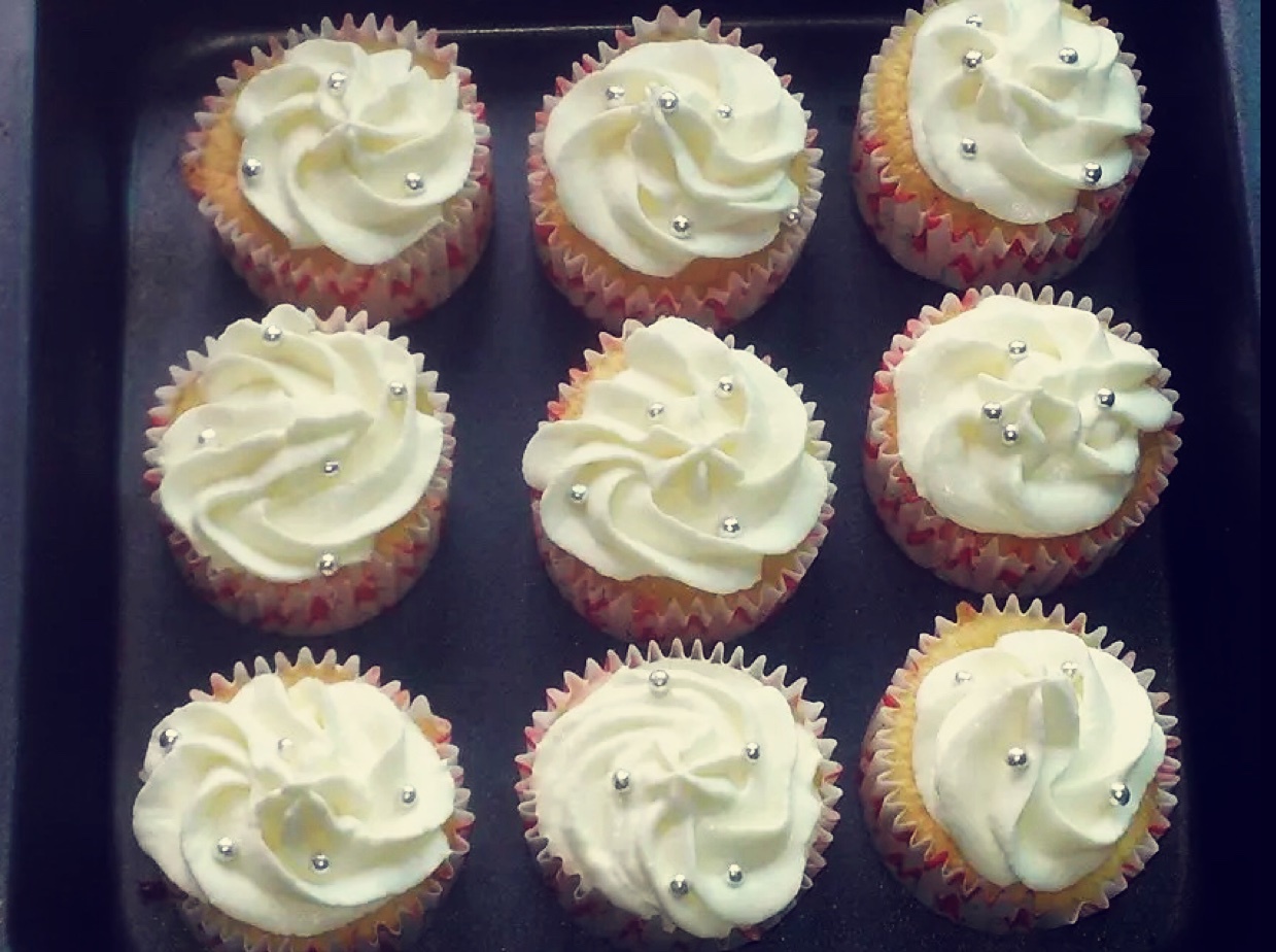 鲜奶油戚风杯子蛋糕（纸杯蛋糕）