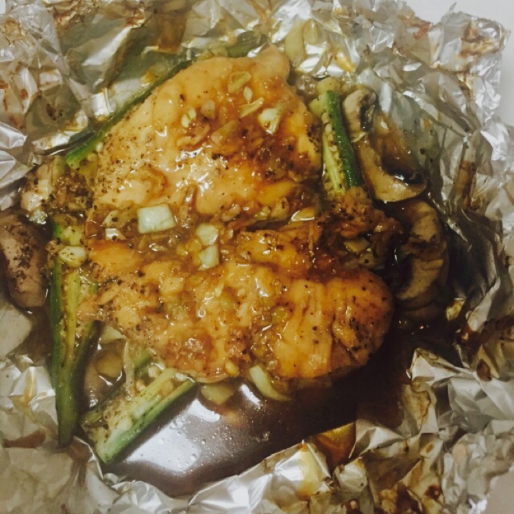 黑胡椒芦笋烤鸡肉