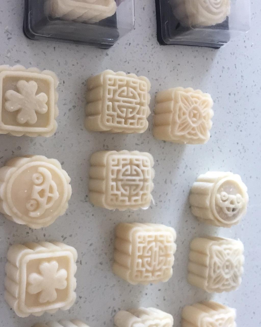冰皮奶黄月饼
