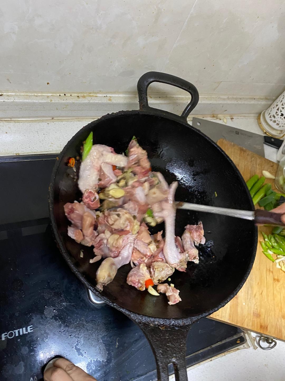 爆炒鸡丁儿的做法 步骤3