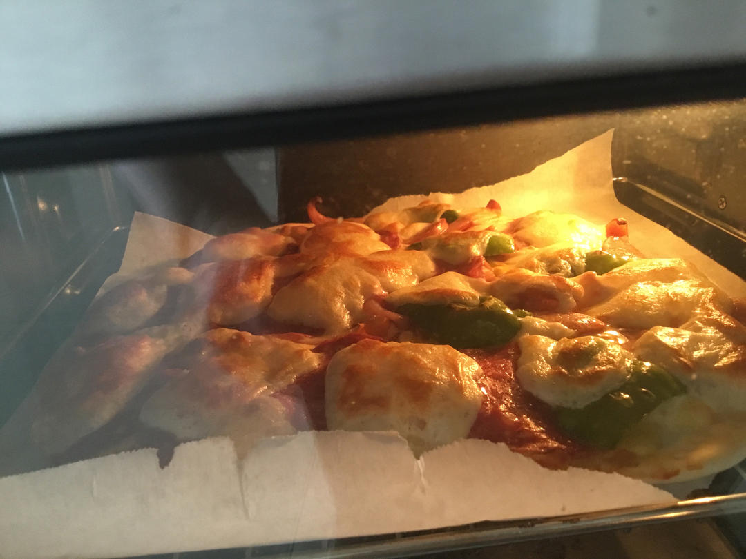 薄脆披萨（附五星酒店饼底配方）