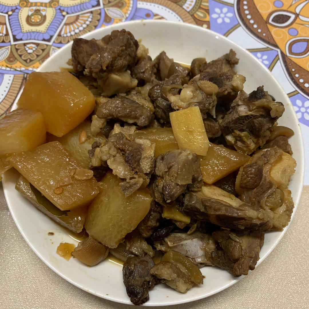 萝卜牛腩煲