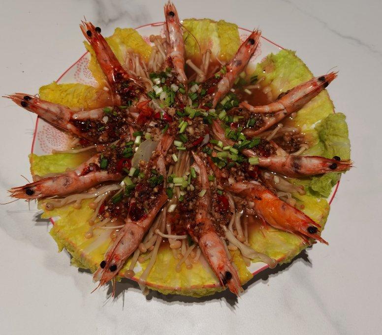 一人食减脂蒜蓉金针菇娃娃菜蒸虾