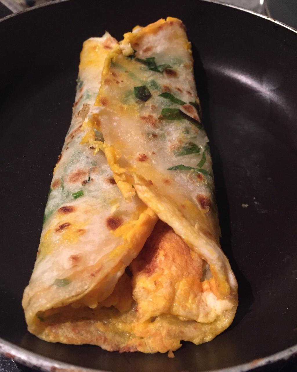 饺子皮葱花鸡蛋饼