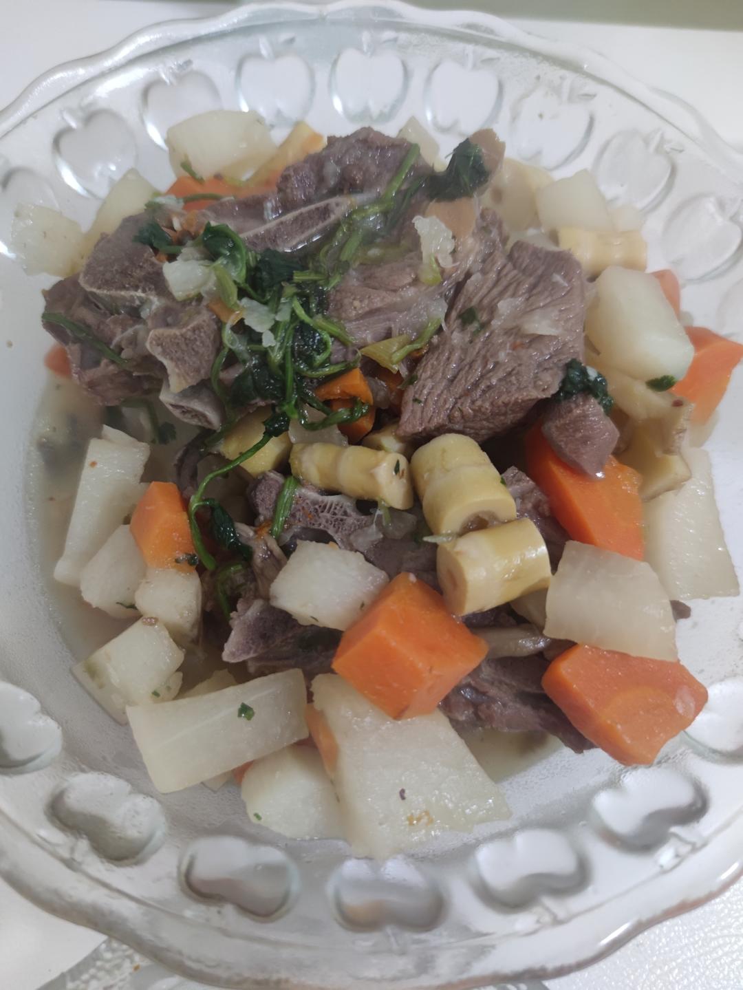 白汤羊蝎子炖萝卜