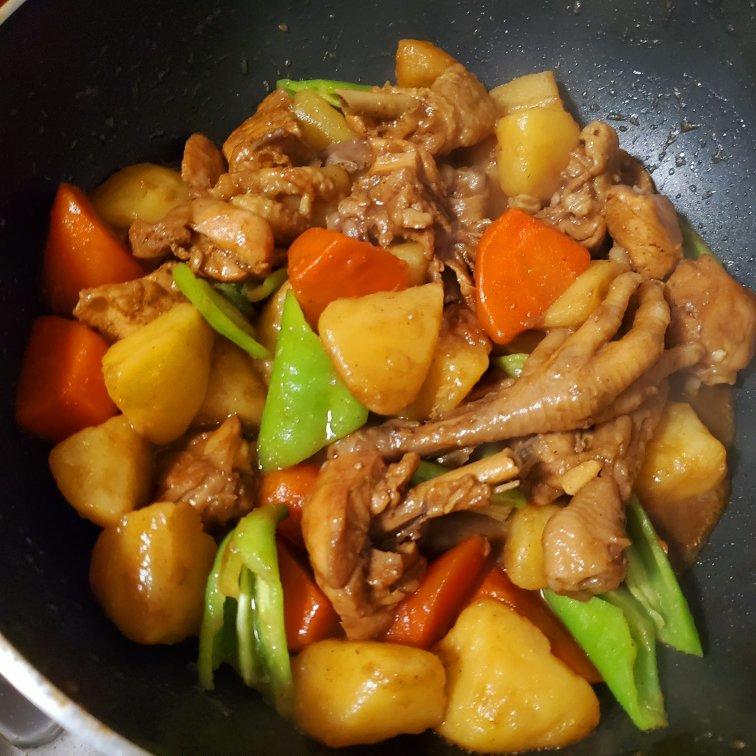 土豆炖鸡块