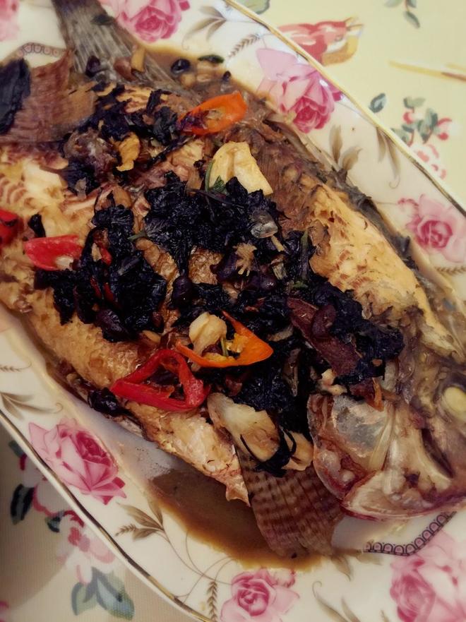紫苏豆豉焖罗非鱼的做法