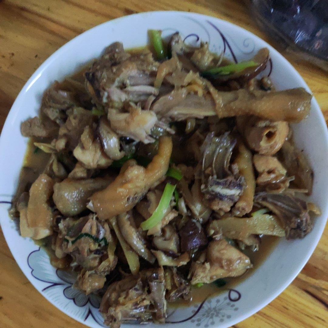 家常香菇焖鸡