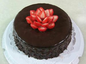 草莓蛋糕（巧克力围边）的做法 步骤8