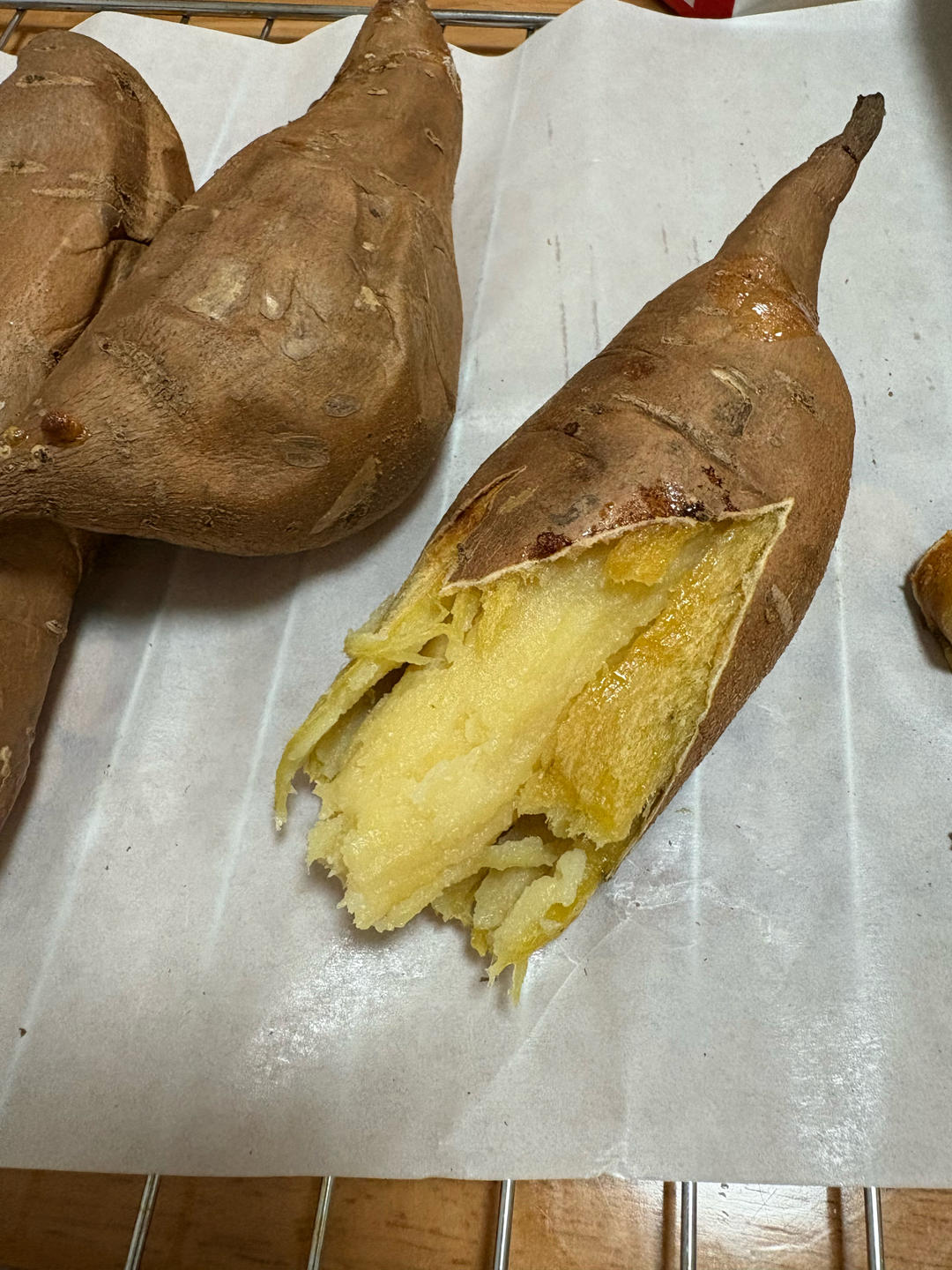 【糯唧唧的烤红薯】糖油四溢皮肉分离外糯里嫩吸溜着吃！