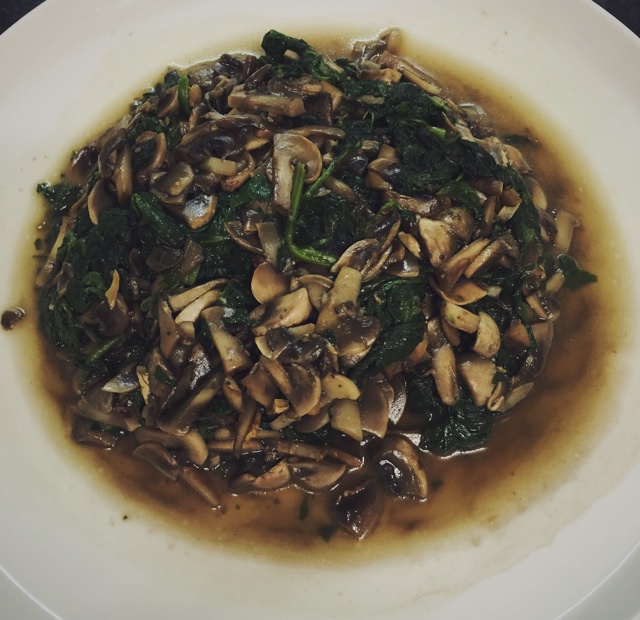 菠菜炒蘑菇