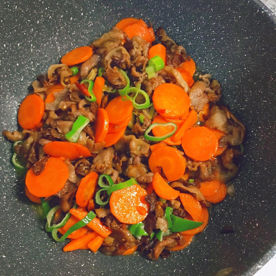胡萝卜炒牛肉