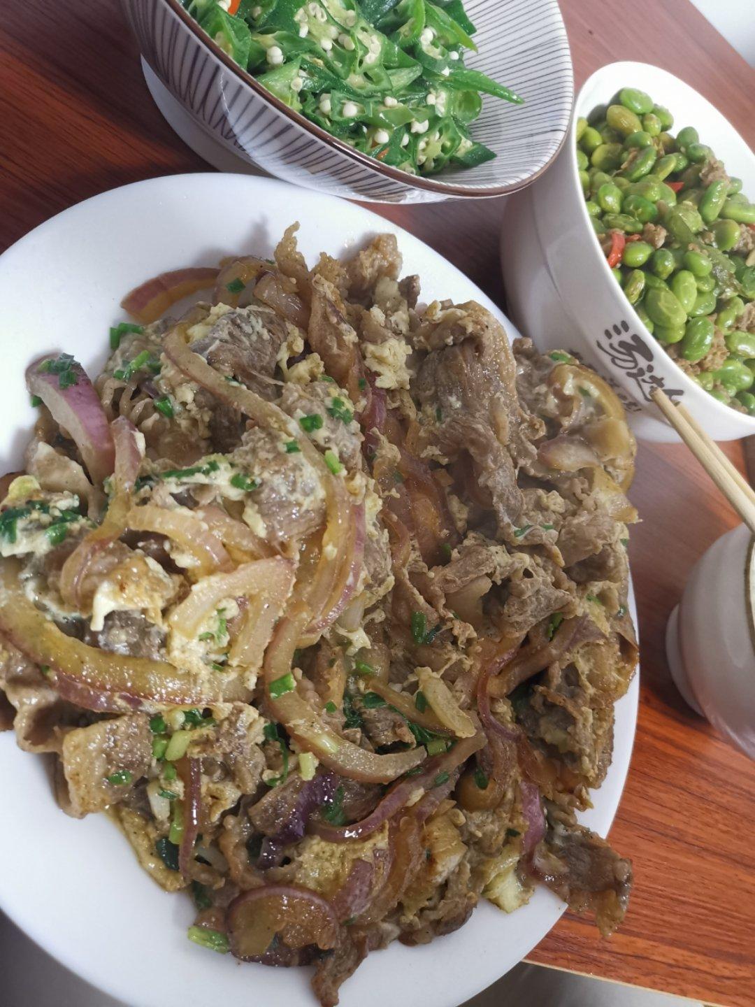 和风肥牛鸡蛋饭