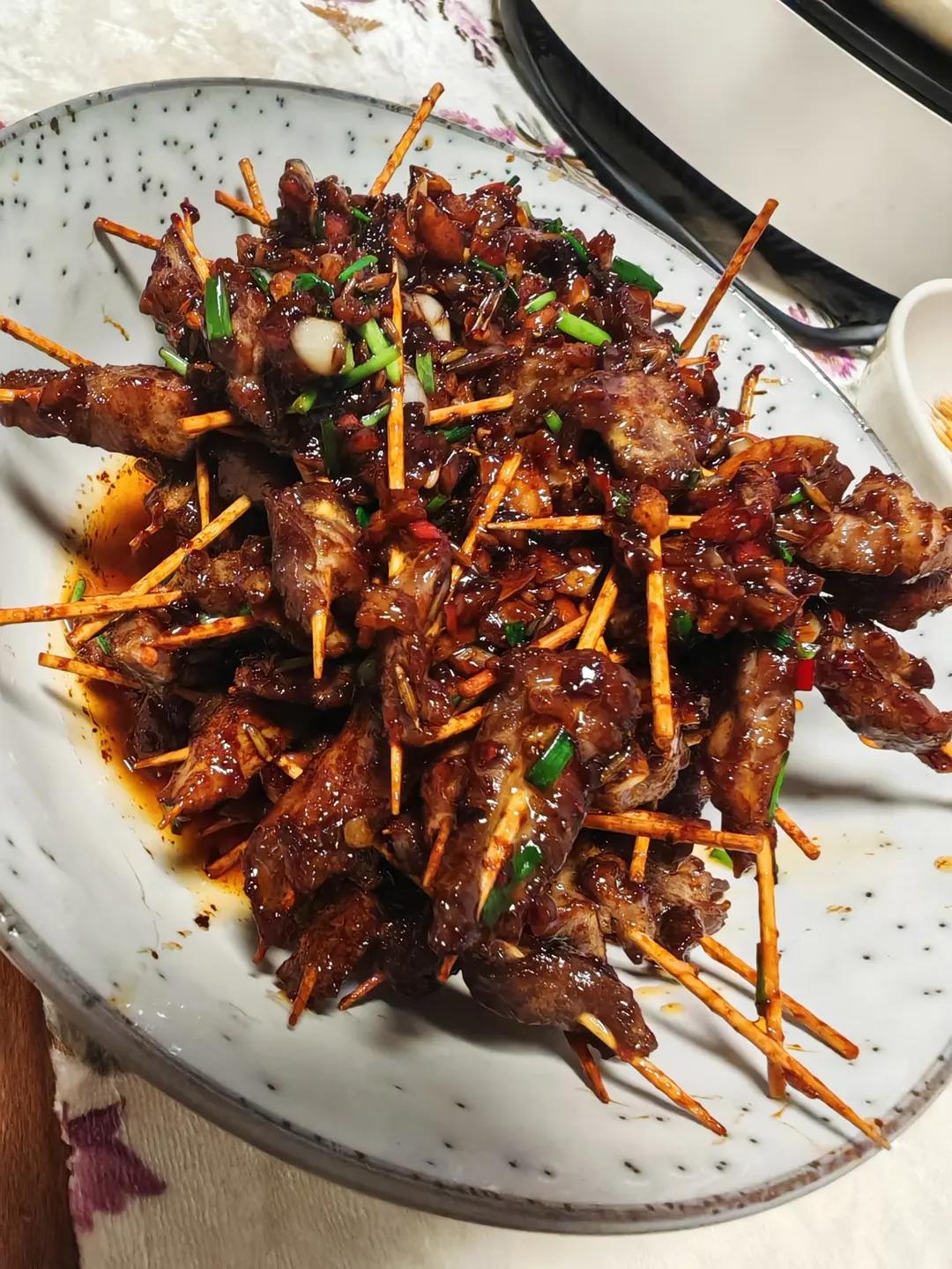 超简版！夜宵、下酒良配！最好吃的香辣牙签牛肉
