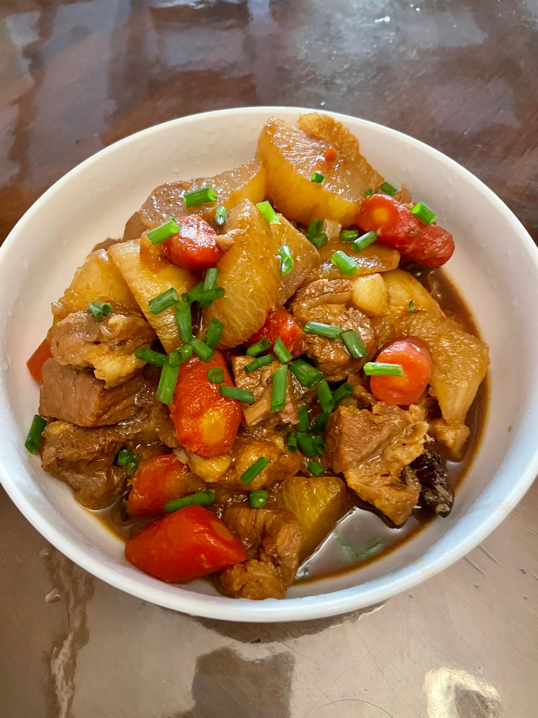 萝卜牛腩煲