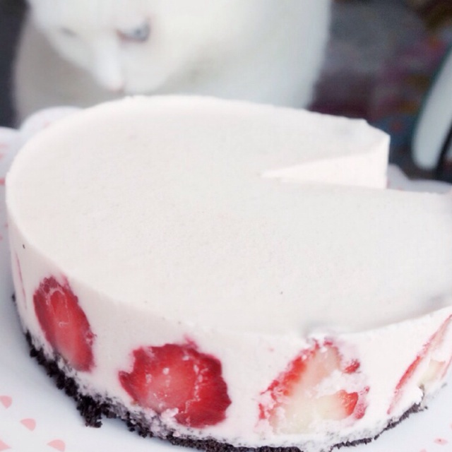 草莓果粒冻芝士蛋糕