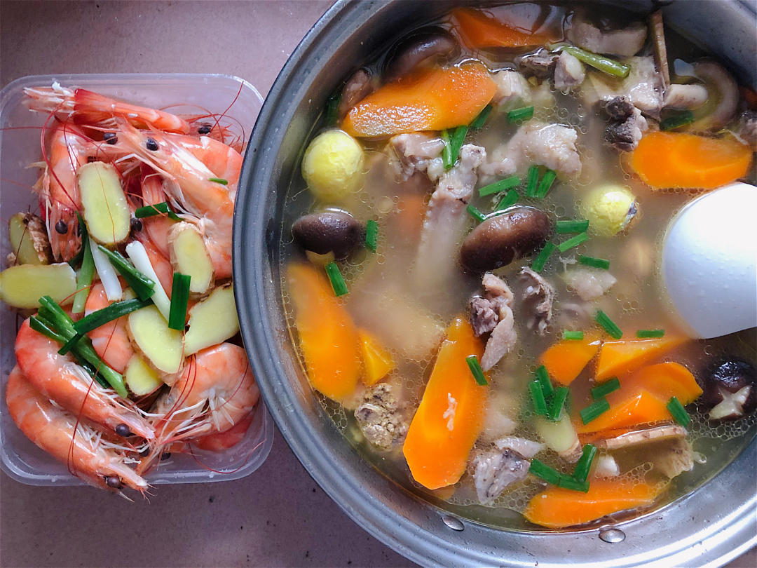 超鲜香菇炖鸡汤