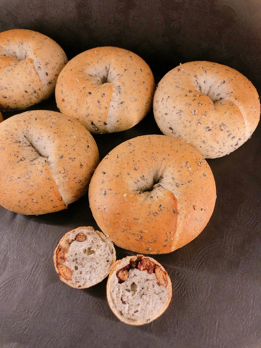 咸香黑芝麻贝果