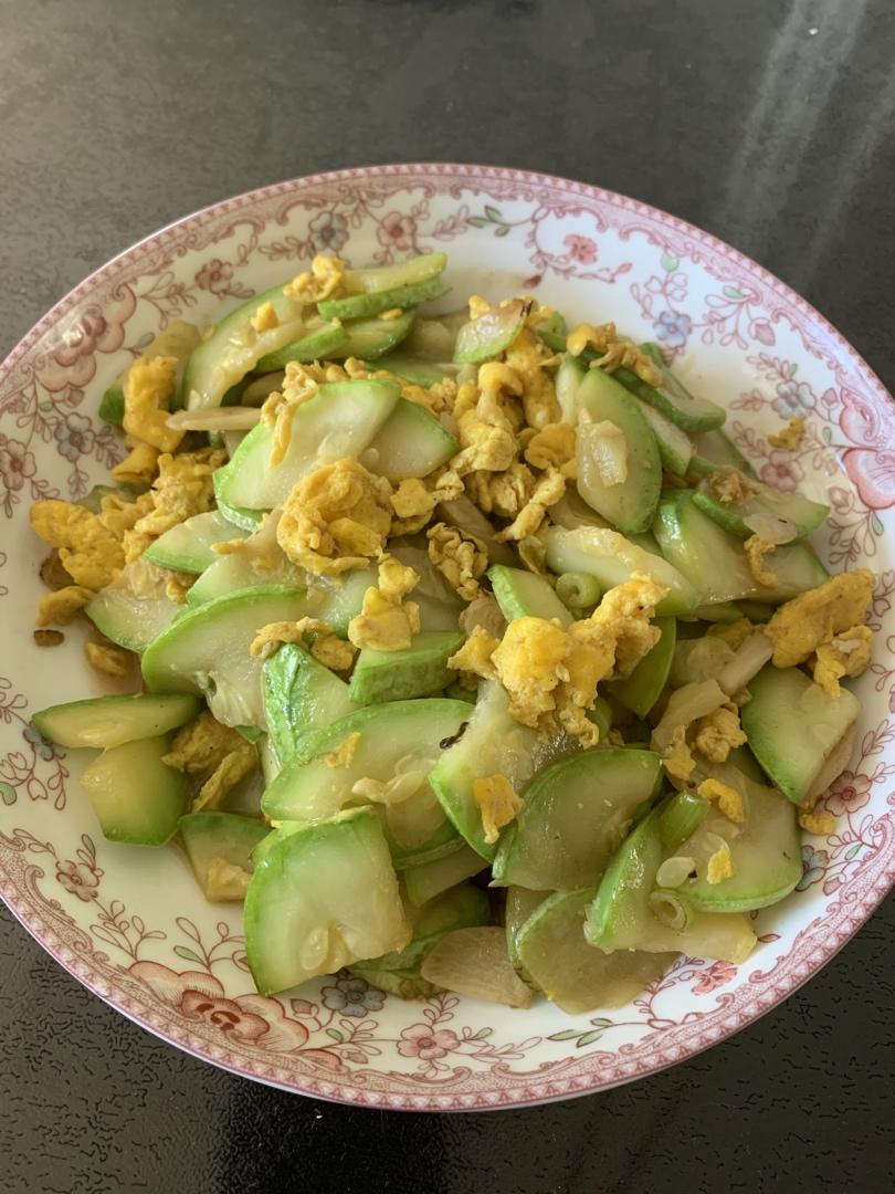 西葫芦炒鸡蛋(从不修图，拒绝夸张)