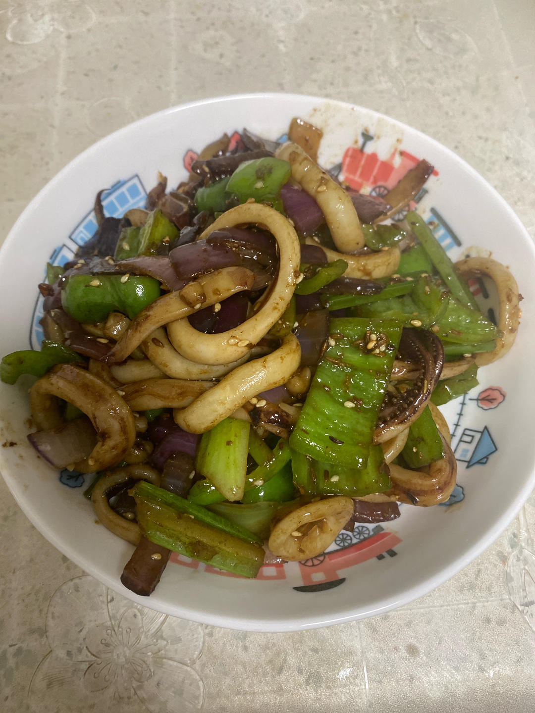 爆炒鱿鱼须，加上这一步，可以与铁板鱿鱼媲美