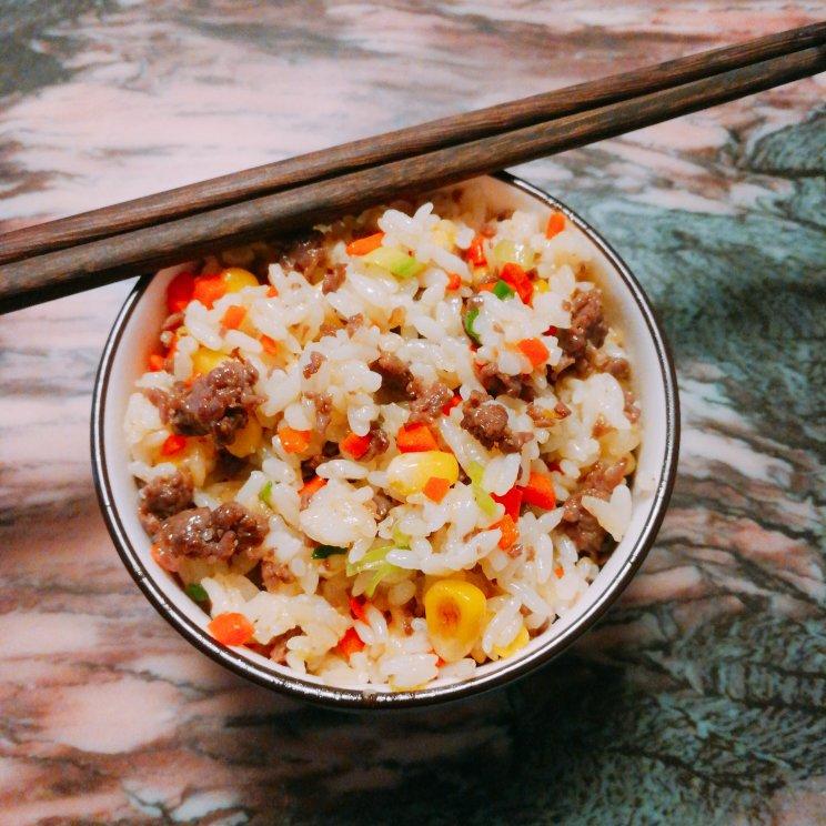 香到爆的牛肉炒饭