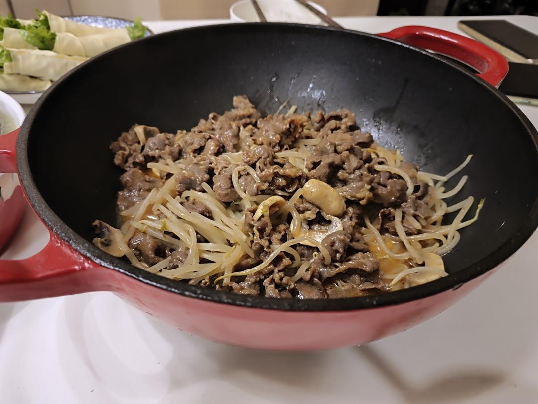 砂锅焗牛肉