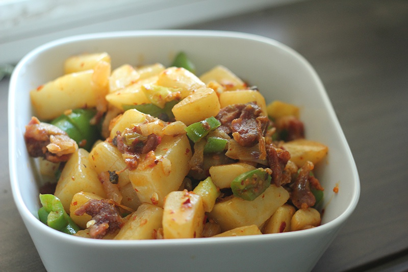 青椒腊肠土豆片