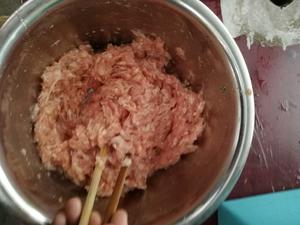 饺子猪肉芹菜馅工艺的做法 步骤5