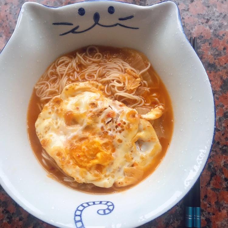 一人食泡菜汤面的做法