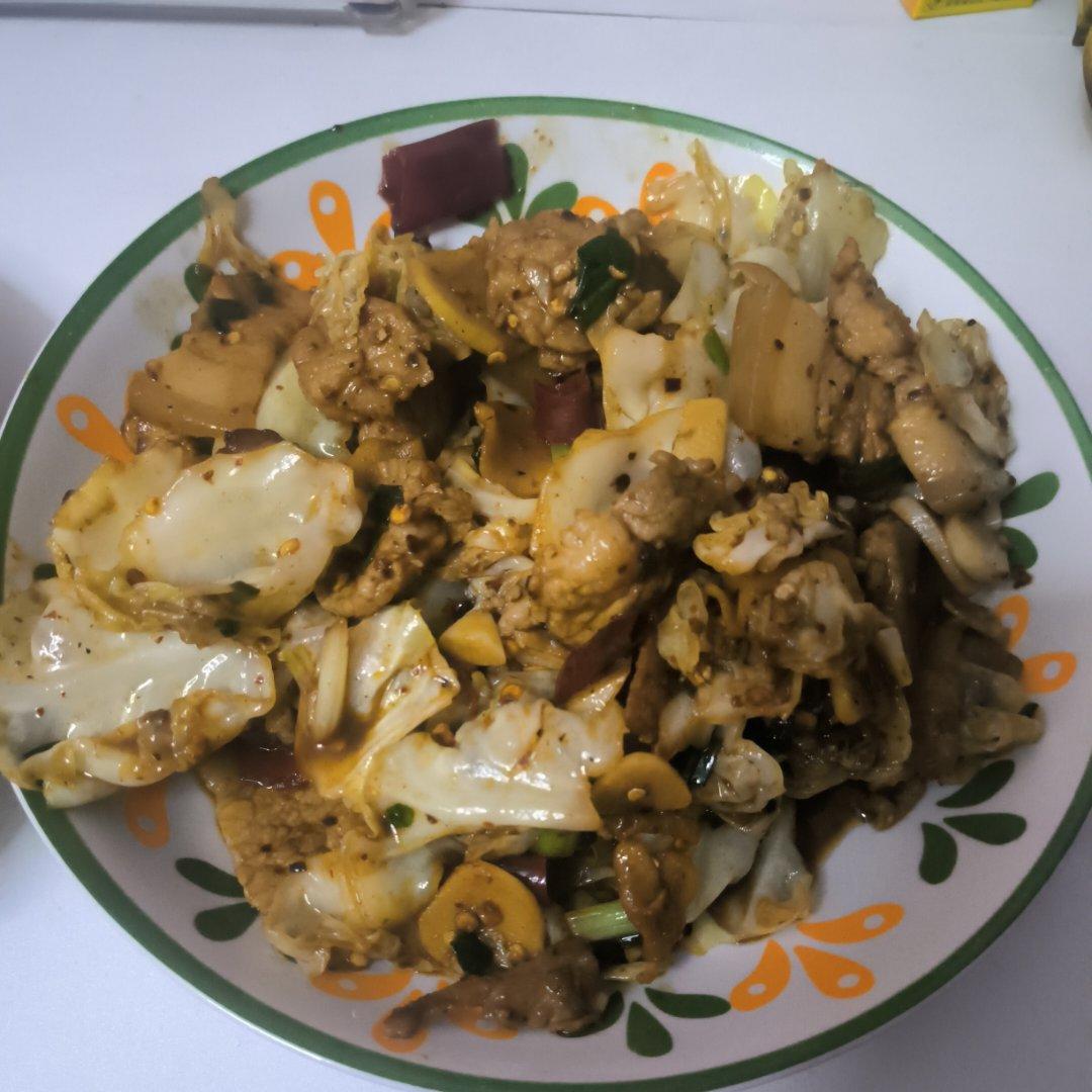 手撕包菜（五花肉版，又简单又下饭）