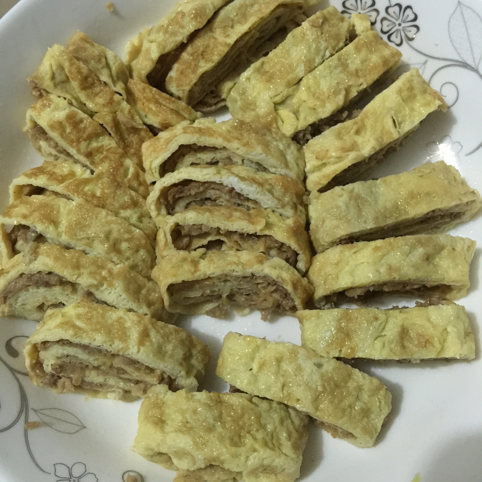 葱香肉末鸡蛋卷