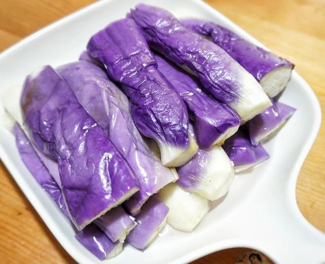 如何蒸出好看的紫色茄子的做法