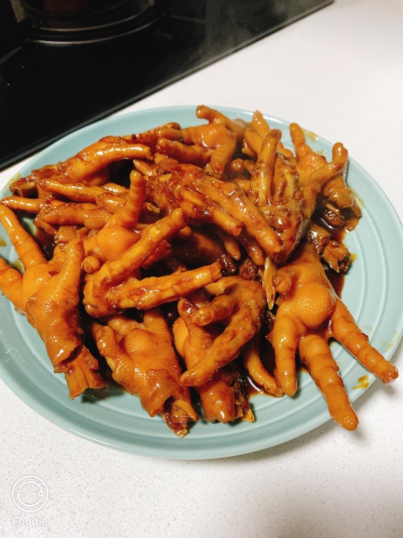 好吃到手指都吃掉的卤鸡爪