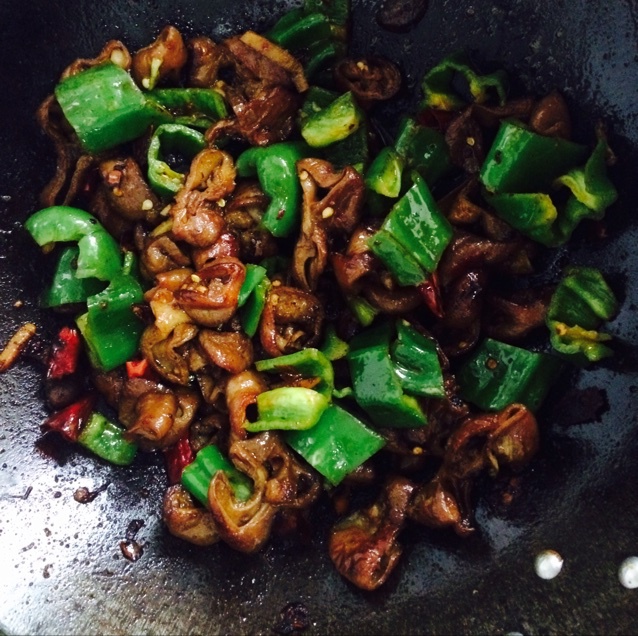 好吃到爆火爆肥肠