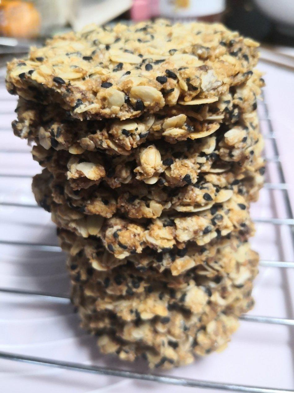 素食:有机燕麦芝麻大饼干