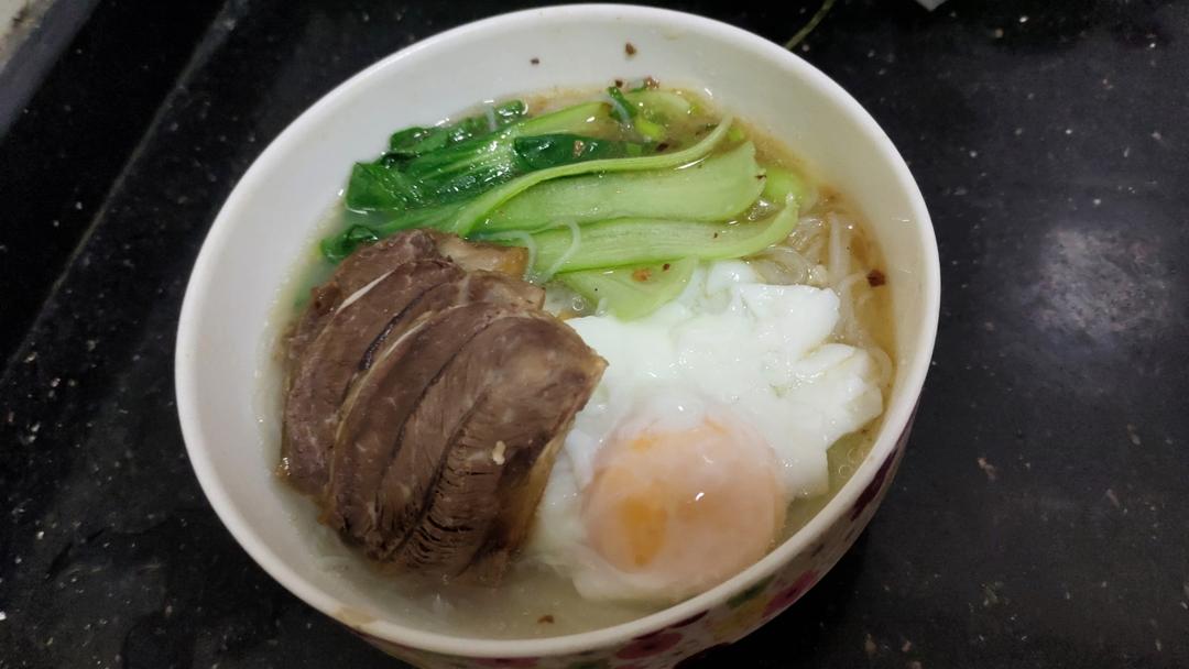 【小高姐】手擀肉臊面  手工做出口感劲道的擀面条