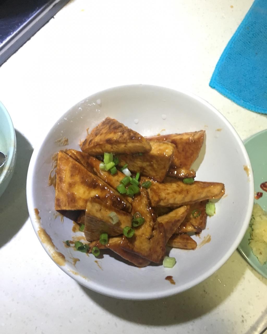 樱桃刘做的酱香脆豆腐