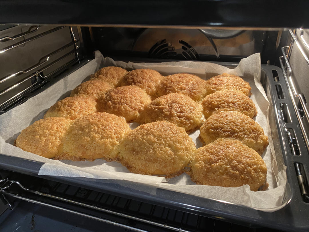 椰蓉面包（不用厨师机也能做面包，附手揉视频）