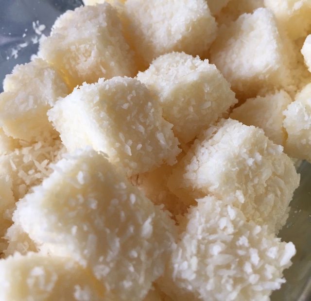 完胜85度C牛奶椰丝小方