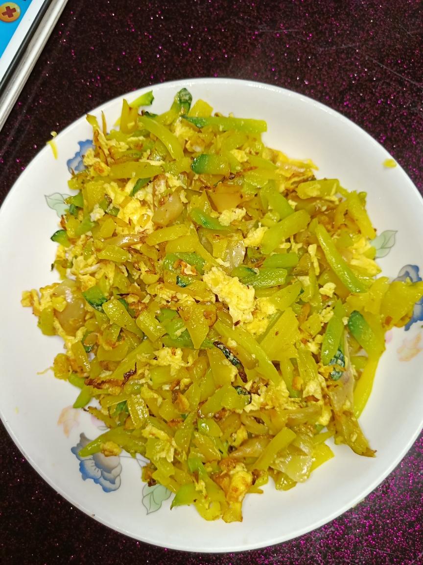 榨菜南瓜炒蛋的做法