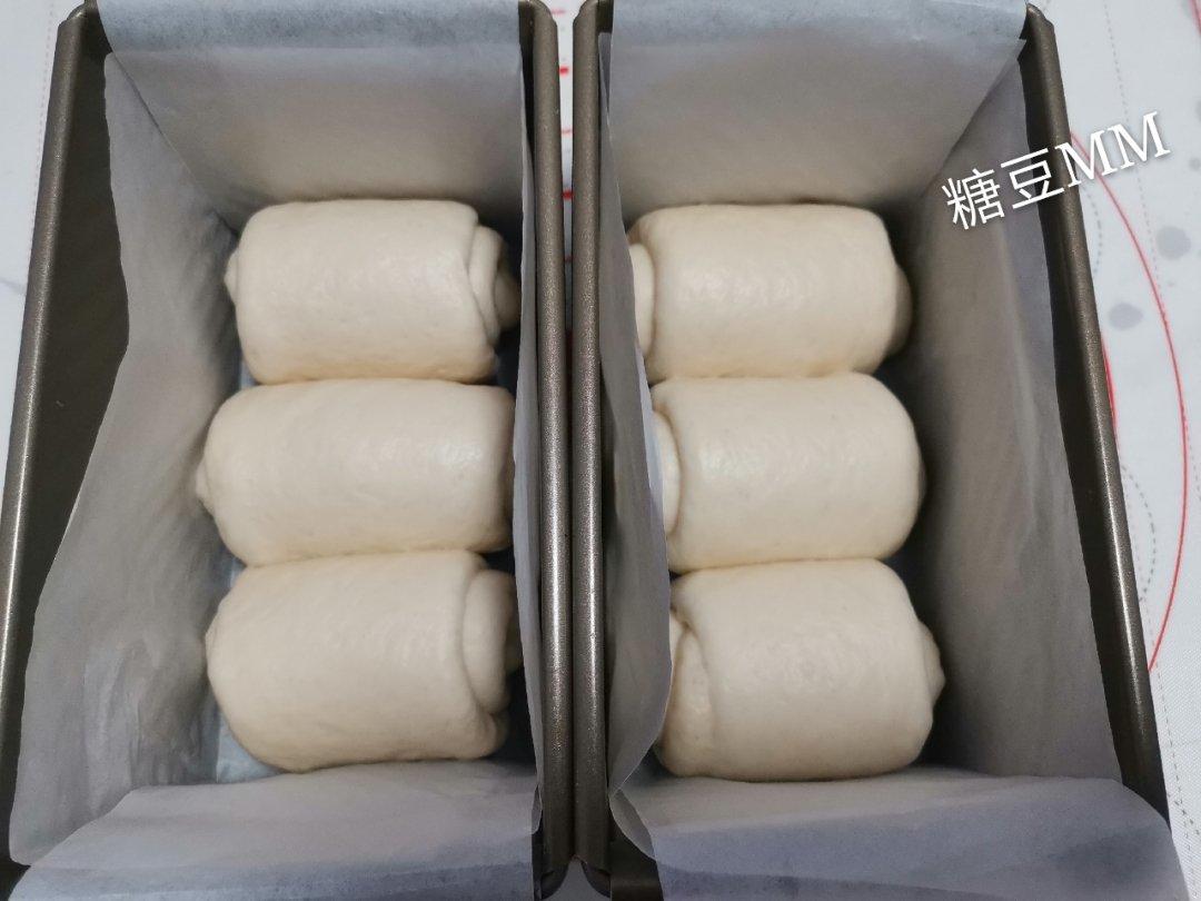 极简鲜奶吐司